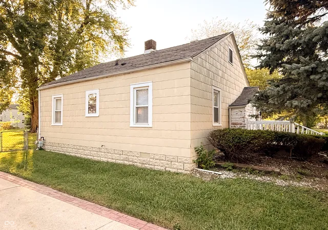 Photo 3 of Single family home for sale at 3619 Andover Rd, Anderson, IN 46013 | MLS# 22122796 | Listing updated on 2026-09-24