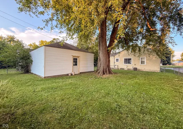 Photo 4 of Single family home for sale at 3619 Andover Rd, Anderson, IN 46013 | MLS# 22122796 | Listing updated on 2026-09-24