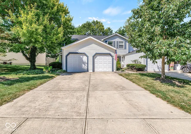 Photo 2 of Condo for sale at 9442 Timber View Dr, Indianapolis, IN 46250 | MLS# 22122808 | Listing updated on 2026-09-22