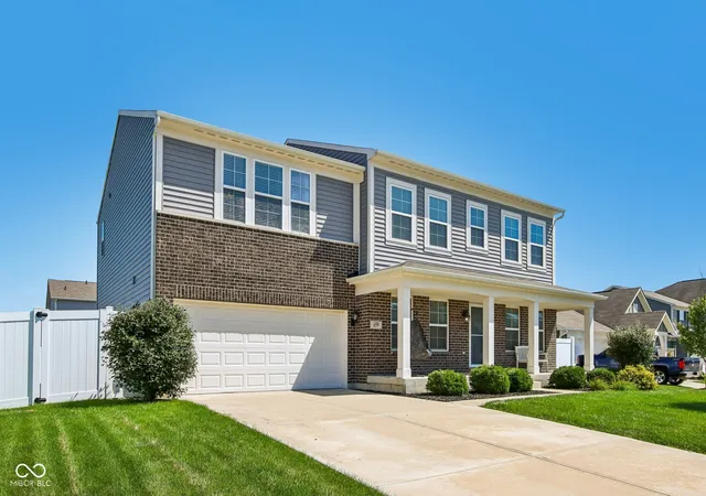 Photo 2 of Single family home for sale at 659 Springdale Ln, Greenfield, IN 46140 | MLS# 22122836 | Listing updated on 2026-09-22