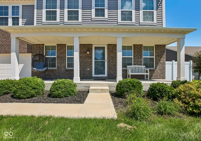 Photo 3 of Single family home for sale at 659 Springdale Ln, Greenfield, IN 46140 | MLS# 22122836 | Listing updated on 2026-09-22