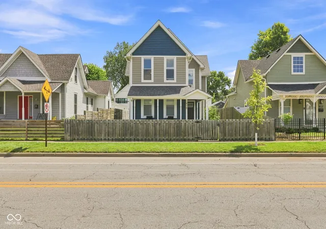 Photo 2 of Single family home for sale at 915 S State Ave, Indianapolis, IN 46203 | MLS# 22122850 | Listing updated on 2026-09-26
