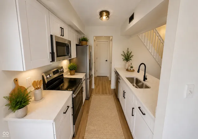 Photo 3 of Condo for sale at 318 E Saint Clair St, Indianapolis, IN 46202 | MLS# 22122872 | Listing updated on 2026-10-01