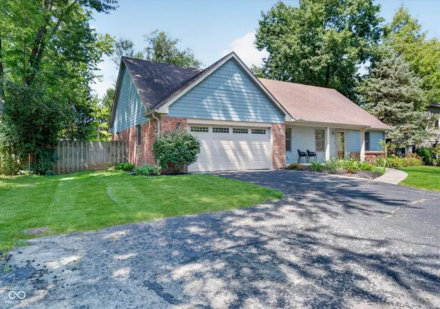 Photo 2 of Sale Pending at 242 Beechmont Dr, Carmel, IN 46032 | MLS# 22122919 | Listing updated on 2026-09-09