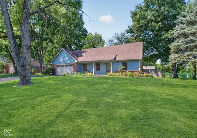 Photo 3 of Sale Pending at 242 Beechmont Dr, Carmel, IN 46032 | MLS# 22122919 | Listing updated on 2026-09-09
