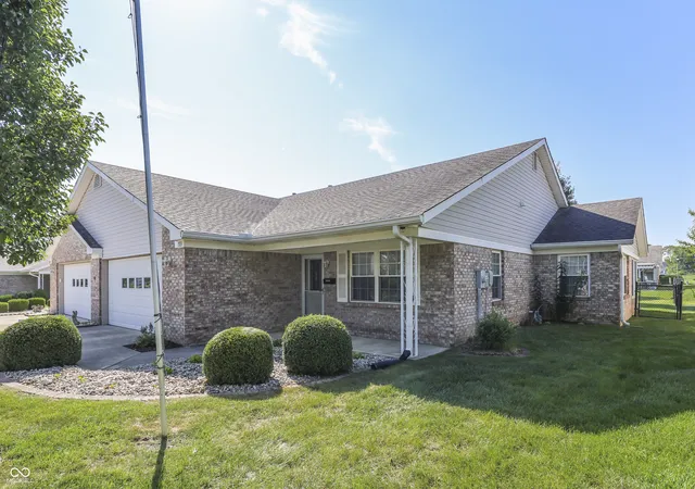 Photo 2 of Single family home for sale at 7913 Park Ward Pl, Indianapolis, IN 46259 | MLS# 22122928 | Listing updated on 2026-09-25
