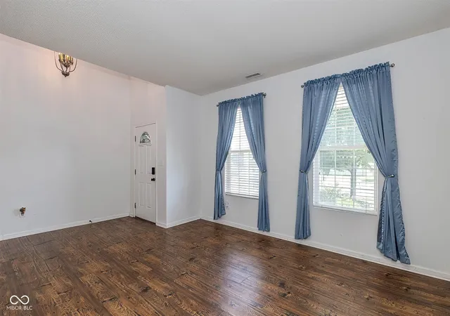 Photo 2 of Single family home for sale at 4304 Amesbury Pl, Westfield, IN 46062 | MLS# 22122936 | Listing updated on 2026-09-22