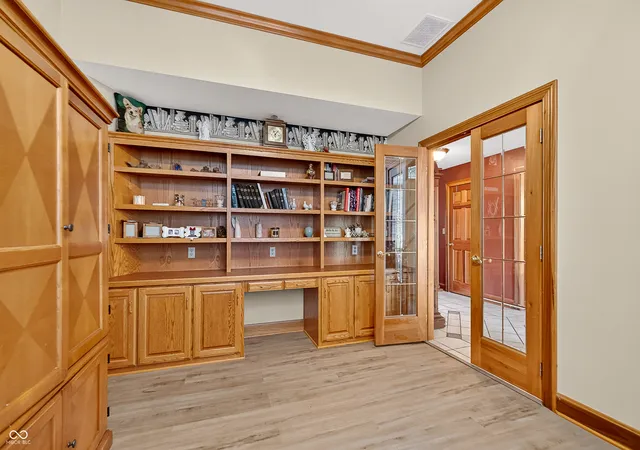 Photo 4 of Single family home for sale at 842 Eastgate Dr, Anderson, IN 46012 | MLS# 22122978 | Listing updated on 2026-09-14