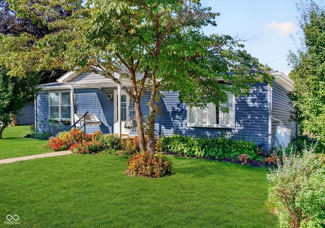 Photo 2 of Sale Pending at 1530 S 21 Street, Elwood, IN 46036 | MLS# 22122992 | Listing updated on 2026-09-11