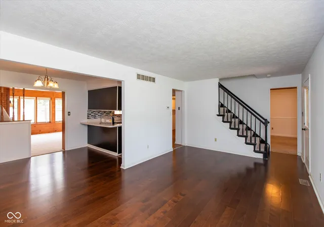 Photo 3 of Single family home for sale at 7621 Broadview Dr, Indianapolis, IN 46227 | MLS# 22123033 | Listing updated on 2026-10-02
