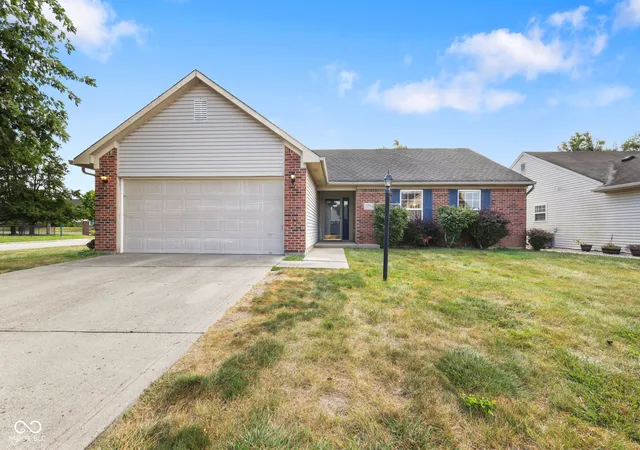 Photo 1 of Single family home for sale at 8343 Crosser Dr, Indianapolis, IN 46237 | MLS# 22123055 | Listing updated on 2026-10-08
