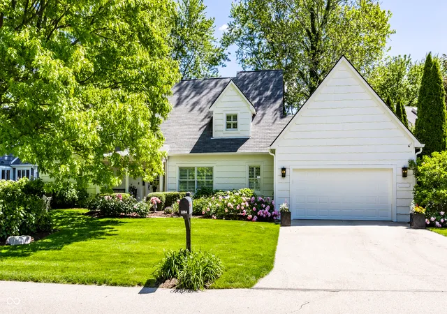 Photo 2 of Sale Pending at 3264 Bay Rd S Dr, Indianapolis, IN 46240 | MLS# 22123077 | Listing updated on 2026-09-14