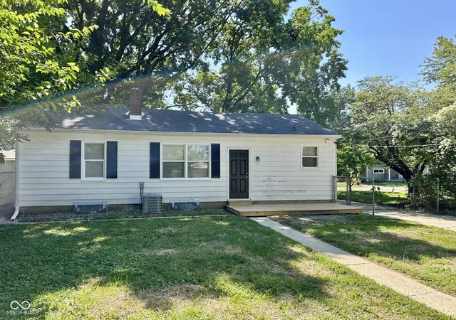 Photo 4 of Single family home for sale at 5456 E 17Th St, Indianapolis, IN 46218 | MLS# 22123159 | Listing updated on 2026-10-12