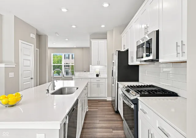 Photo 2 of Townhouse for sale at 6863 Equality Blvd, Carmel, IN 46033 | MLS# 22123248 | Listing updated on 2026-09-10
