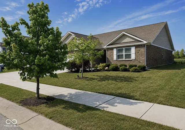 Photo 2 of Single family home for sale at 6262 Dugan Dr, Whitestown, IN 46075 | MLS# 22123273 | Listing updated on 2026-10-07
