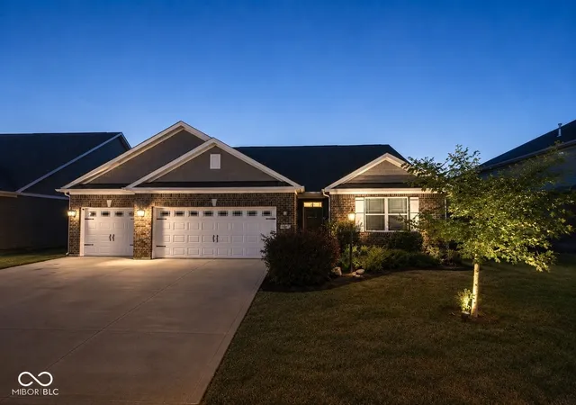 Photo 3 of Single family home for sale at 6262 Dugan Dr, Whitestown, IN 46075 | MLS# 22123273 | Listing updated on 2026-10-07