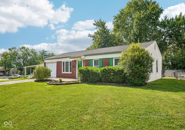 Photo 2 of Sale Pending at 49 Sunset Dr, Mooresville, IN 46158 | MLS# 22123280 | Listing updated on 2026-09-21