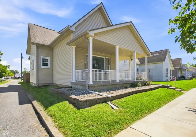 Photo 2 of Single family home for sale at 1721 Cottage Ave, Columbus, IN 47201 | MLS# 22123296 | Listing updated on 2026-09-22