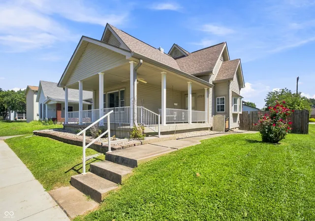Photo 3 of Single family home for sale at 1721 Cottage Ave, Columbus, IN 47201 | MLS# 22123296 | Listing updated on 2026-09-22