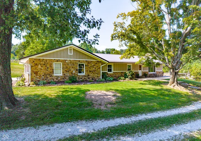 Photo 2 of Single family home for sale at 1299 N Us Hwy 231, Spencer, IN 47460 | MLS# 22123317 | Listing updated on 2026-10-05