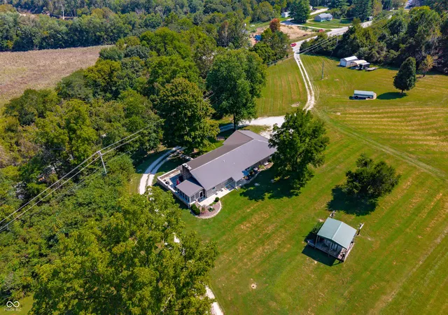 Photo 3 of Single family home for sale at 1299 N US Hwy 231, Spencer, IN 47460 | MLS# 22123317 | Listing updated on 2026-10-05