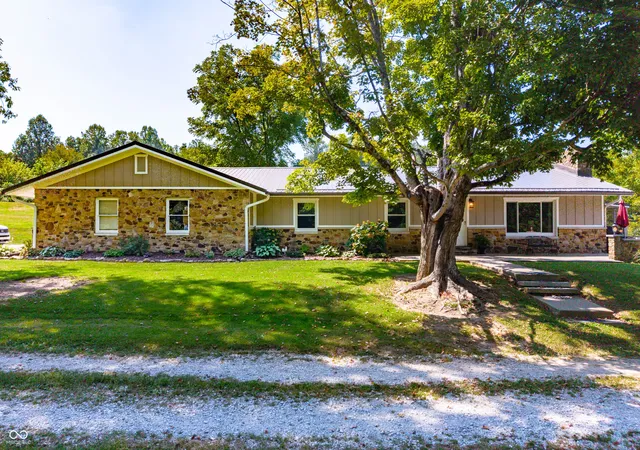 Photo 4 of Single family home for sale at 1299 N US Hwy 231, Spencer, IN 47460 | MLS# 22123317 | Listing updated on 2026-10-05