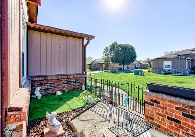 Photo 2 of Single family home for sale at 1111 Paradise Ct, Greenwood, IN 46143 | MLS# 22123326 | Listing updated on 2026-10-29