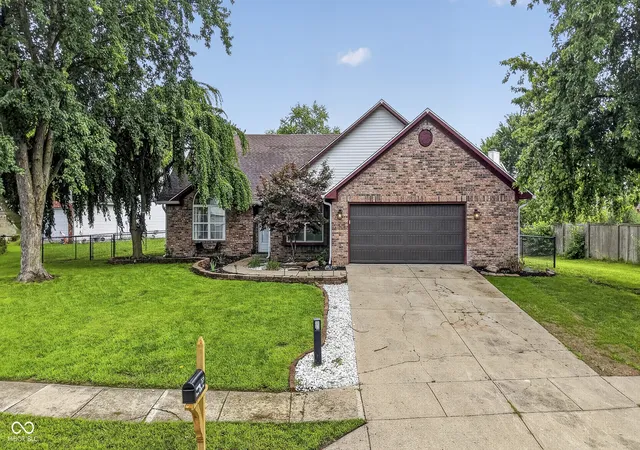 Photo 1 of Single family home for sale at 7674 Doone Valley Ct, Avon, IN 46123 | MLS# 22123332 | Listing updated on 2026-10-02