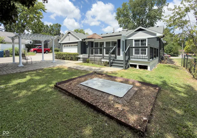 Photo 3 of Sale Pending at 9805 E 10th Street, Indianapolis, IN 46229 | MLS# 22123341 | Listing updated on 2026-09-29
