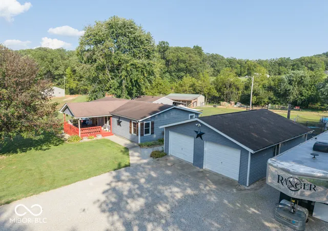 Photo 3 of Sale Pending at 1377 S County Rd 150 W, Brownstown, IN 47220 | MLS# 22123351 | Listing updated on 2026-09-13