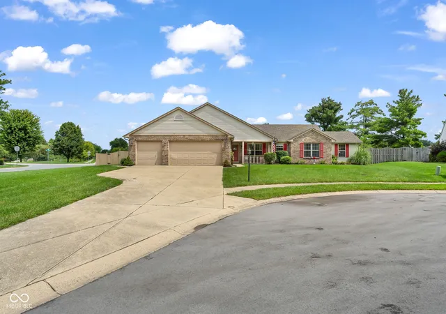 Photo 2 of Sale Pending at 7774 Ponderosa Ct, Avon, IN 46123 | MLS# 22123366 | Listing updated on 2026-09-15