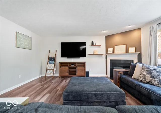Photo 4 of Sale Pending at 4398 W Parkway Ct, New Palestine, IN 46163 | MLS# 22123368 | Listing updated on 2026-09-14
