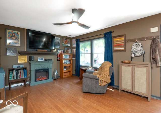 Photo 3 of Single family home for sale at 7334 W Reformatory Rd, Fortville, IN 46040 | MLS# 22123395 | Listing updated on 2026-09-10