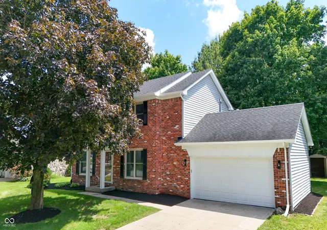 Photo 1 of Single family home for sale at 605 White Pine Dr, Noblesville, IN 46062 | MLS# 22123423 | Listing updated on 2026-09-23
