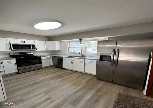 Photo 3 of Sale Pending at 403 W Washington St, Waynetown, IN 47990 | MLS# 22123433 | Listing updated on 2026-09-22