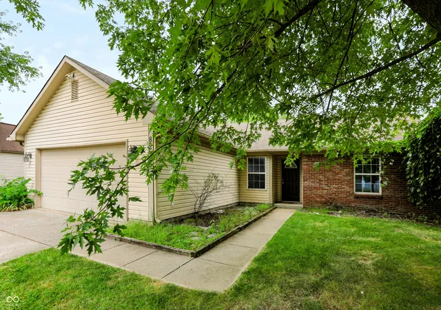 Photo 3 of Single family home for sale at 8276 Bayshore Ln, Avon, IN 46123 | MLS# 22123473 | Listing updated on 2026-09-15