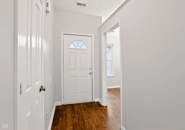 Photo 3 of Single family home for sale at 8276 Bayshore Ln, Avon, IN 46123 | MLS# 22123473 | Listing updated on 2026-09-15