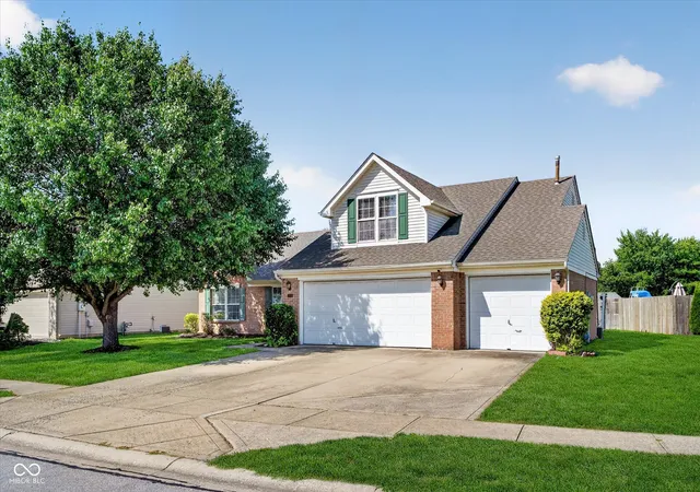 Photo 1 of Single family home for sale at 804 Weeping Way Ln, Avon, IN 46123 | MLS# 22123484 | Listing updated on 2026-09-22