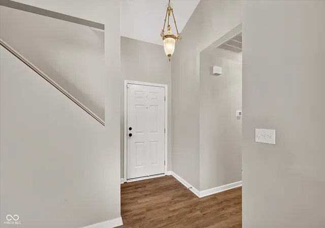 Photo 4 of Single family home for sale at 804 Weeping Way Ln, Avon, IN 46123 | MLS# 22123484 | Listing updated on 2026-09-22