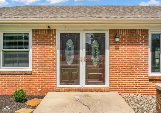 Photo 2 of Single family home for sale at 40 Circle Dr, Monrovia, IN 46157 | MLS# 22123506 | Listing updated on 2026-10-06