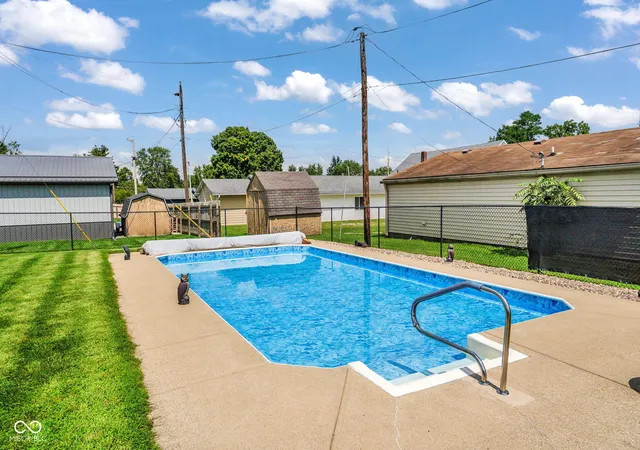 Photo 3 of Single family home for sale at 40 Circle Dr, Monrovia, IN 46157 | MLS# 22123506 | Listing updated on 2026-10-06