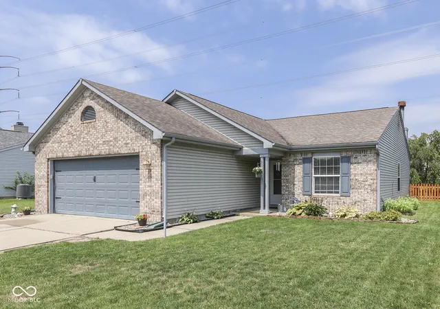 Photo 3 of Sale Pending at 3408 Cold Harbor Dr, Indianapolis, IN 46227 | MLS# 22123530 | Listing updated on 2026-10-07