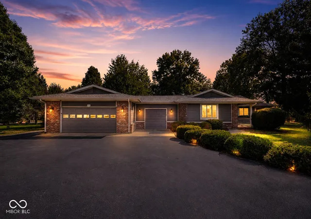 Photo 3 of Sale Pending at 6575 E 171st Street, Noblesville, IN 46062 | MLS# 22123550 | Listing updated on 2026-09-14