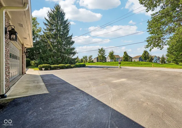 Photo 4 of Sale Pending at 6575 E 171st Street, Noblesville, IN 46062 | MLS# 22123550 | Listing updated on 2026-09-14