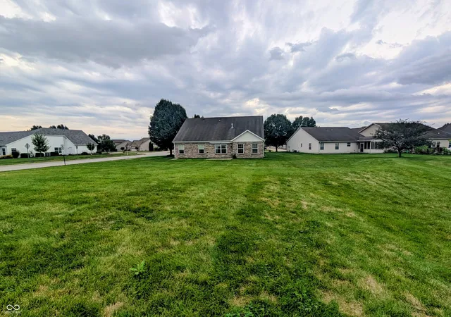 Photo 4 of Single family home for sale at 10762 Crane Dr, Indianapolis, IN 46231 | MLS# 22123555 | Listing updated on 2026-09-15