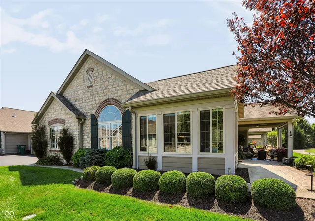 Photo 2 of Sale Pending at 2104 Heather Glen Way, Franklin, IN 46131 | MLS# 22123565 | Listing updated on 2026-09-12