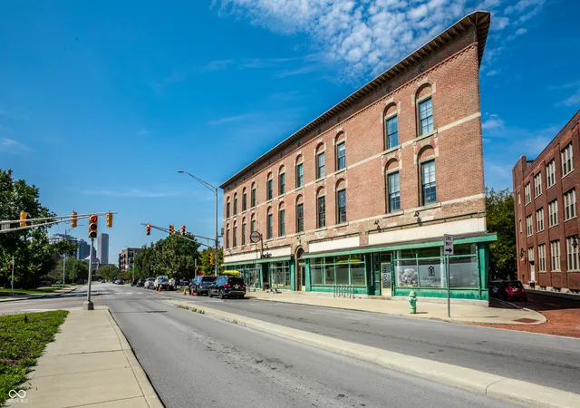 Photo 1 of Sale Pending at 970 Fort Wayne Ave #206, Indianapolis, IN 46202 | MLS# 22123570 | Listing updated on 2026-09-21
