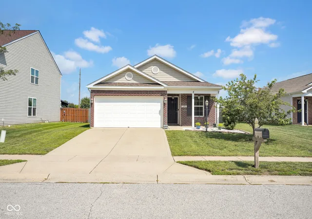 Photo 1 of Single family home for sale at 2098 Creekstone, Columbus, IN 47201 | MLS# 22123575 | Listing updated on 2026-09-11