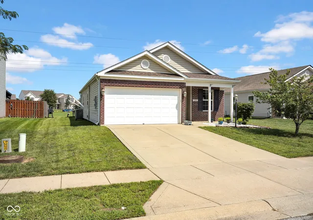 Photo 2 of Single family home for sale at 2098 Creekstone, Columbus, IN 47201 | MLS# 22123575 | Listing updated on 2026-09-11