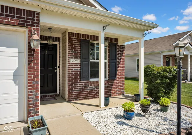 Photo 3 of Single family home for sale at 2098 Creekstone, Columbus, IN 47201 | MLS# 22123575 | Listing updated on 2026-09-11